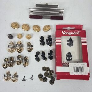 Vintage Vanguard Military US Navy Multi-Uniform Pins, Buttons, And Ribbon Holder